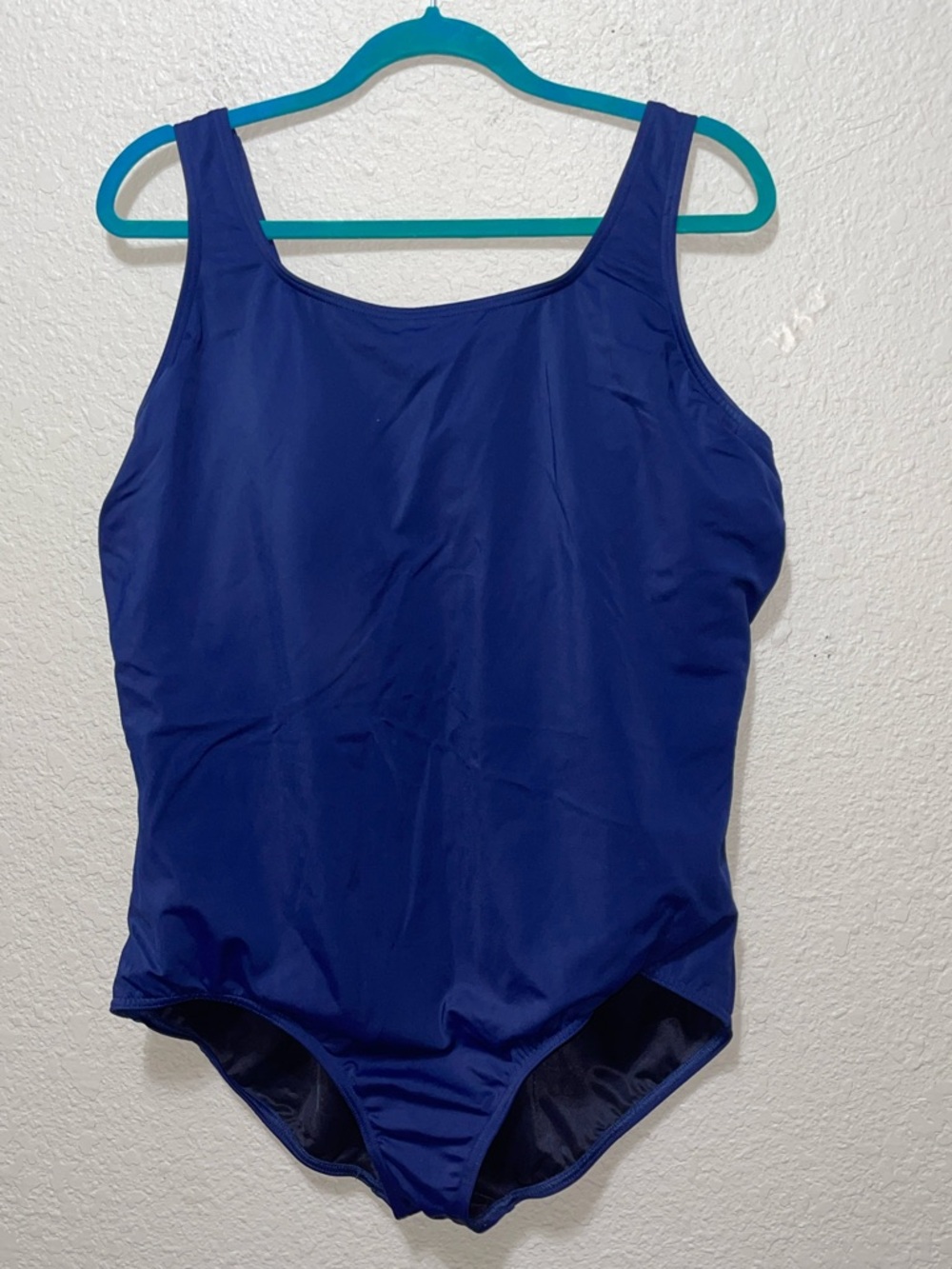 Land's End Women's Navy One Piece Swimsuit. Good Condition. Size 22W.